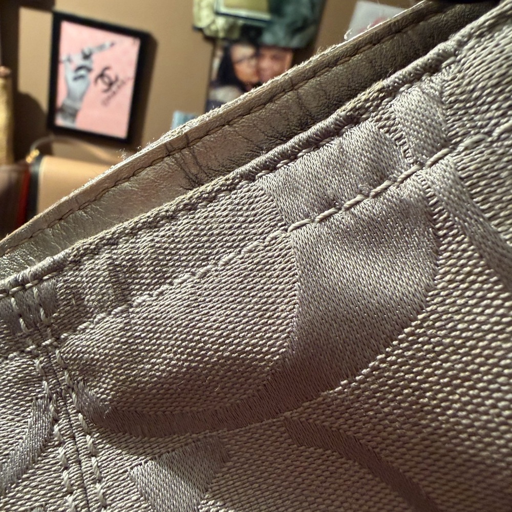 Coach Gabby Signature Tote (No Hangtag) - Picture 8 of 16